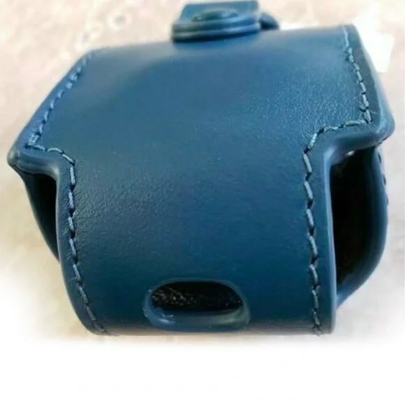 Coach Reef Blue Leather 𝐍𝐖𝐓 Earbud Case with Lanyard strap - Picture 5 of 9